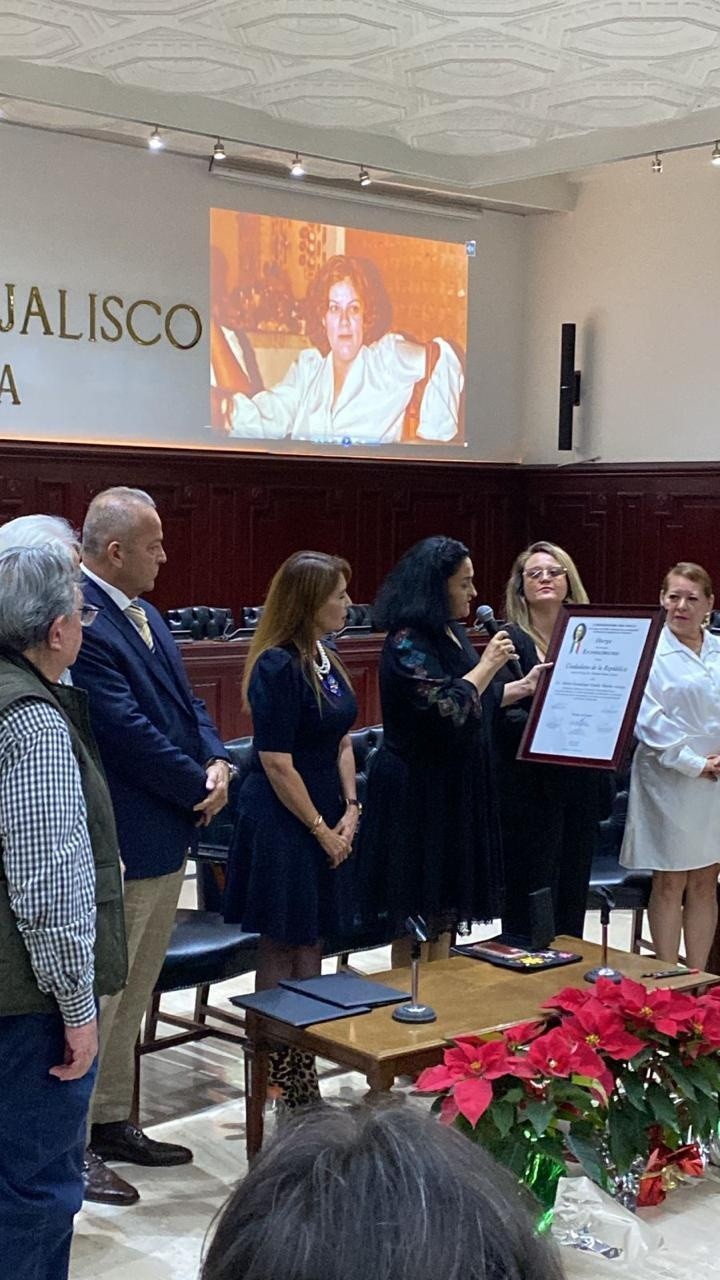 Se reconoció a María Guadalupe Emilia Martín Amaya, como una mujer excepcional. CORTESÍA. 