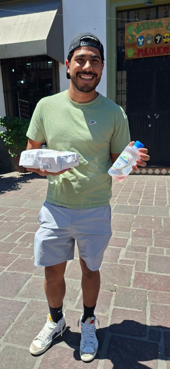 &nbsp;Una de las principales recomendaciones es mantenerse bien hidratado, consumiendo suficiente agua o suero a lo largo del día. ESPECIAL / TLAQUEPAQUE