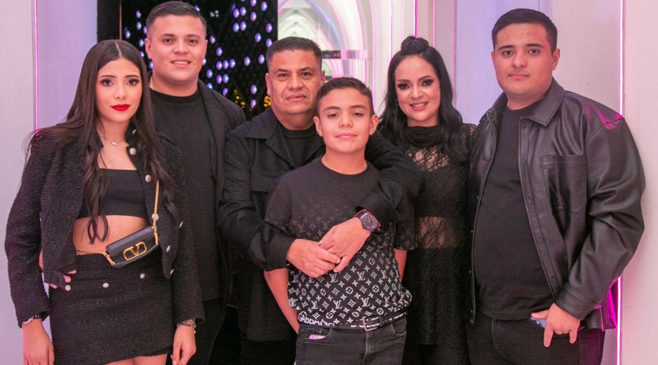 Daniela Castañeda, Diego Castañeda, Mario Martín Castañeda, Santiago Castañeda, Cecilia Carrillo de Castañeda y Emiliano Castañeda. GENTE BIEN JALISCO/ Jorge Soltero