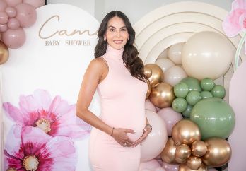 Elsa Ortiz Ramírez lució feiz y radiante durante el Baby Shower de su futura hija Camila Parlange Ortiz. GENTE BIEN JALISCO / A. Rodríguez